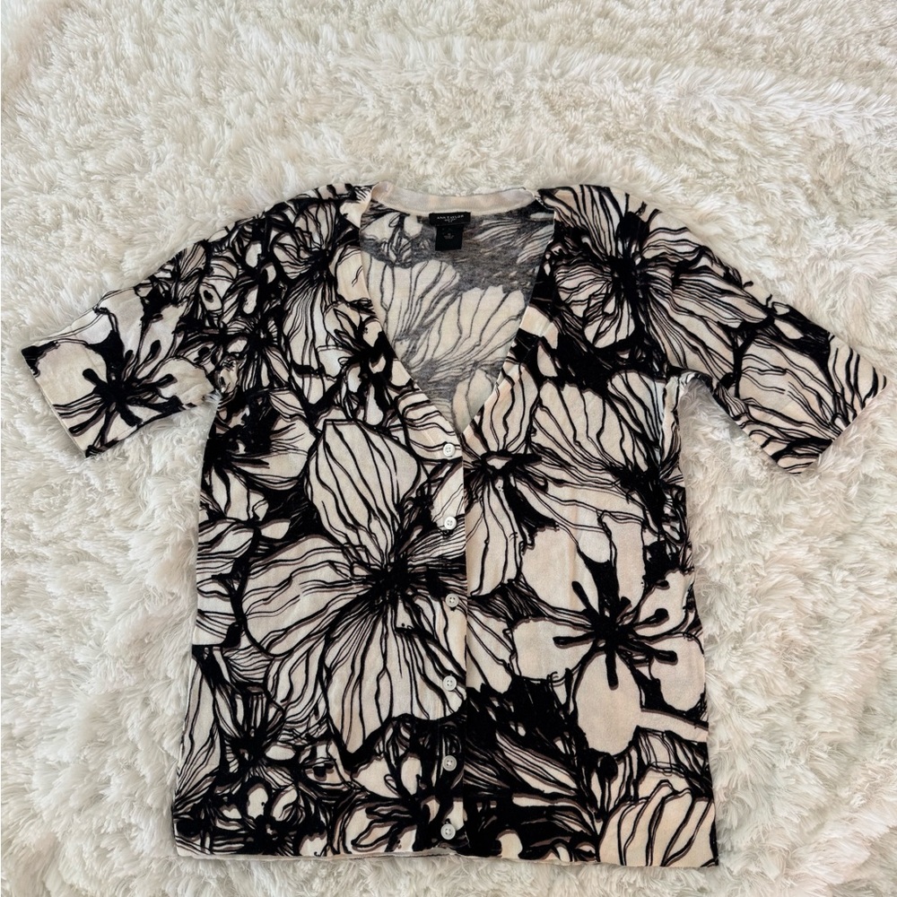 Floral Print V-Neck Button Front Top - Black on Cream
